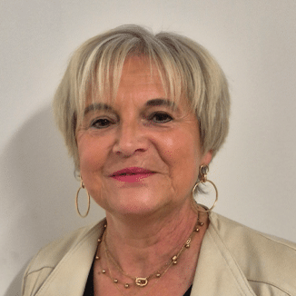 sophie bénévole foire exposition de la chapelle des marais - luckycom mathilde boudet site web